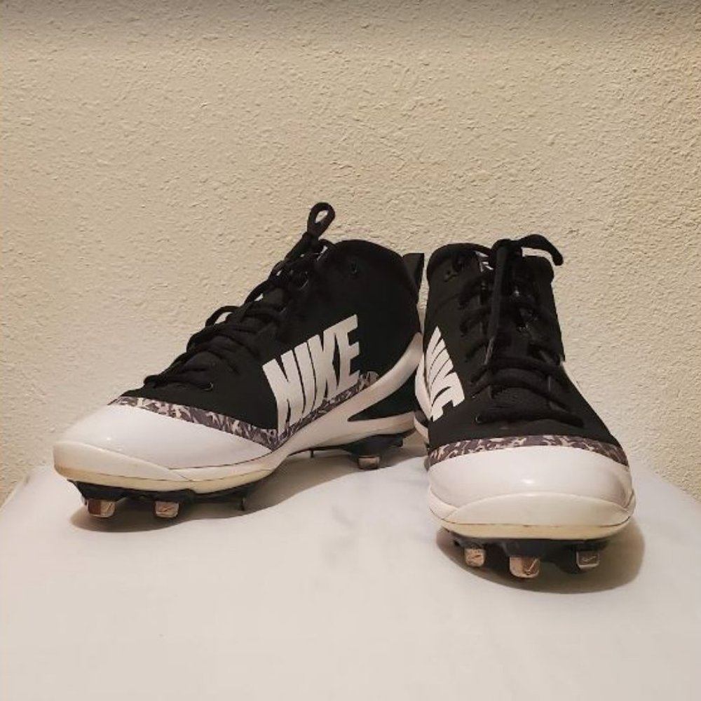 Nike Zoom Trout 4 Men's Metal Baseball Cleats - Black/White
